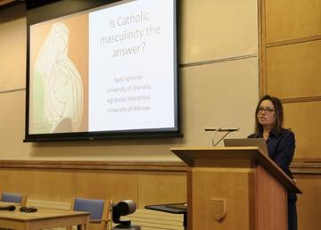 prof agnieszka koscianska presenting with co author prof agata ignaciuk joining online